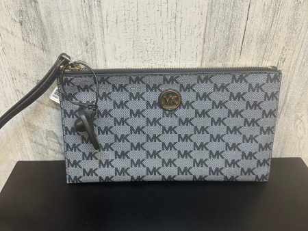 Wristlet Designer By Michael Kors  Size: Large Online Sale