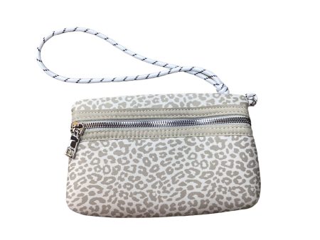 Wristlet By Clothes Mentor  Size: Medium Hot on Sale